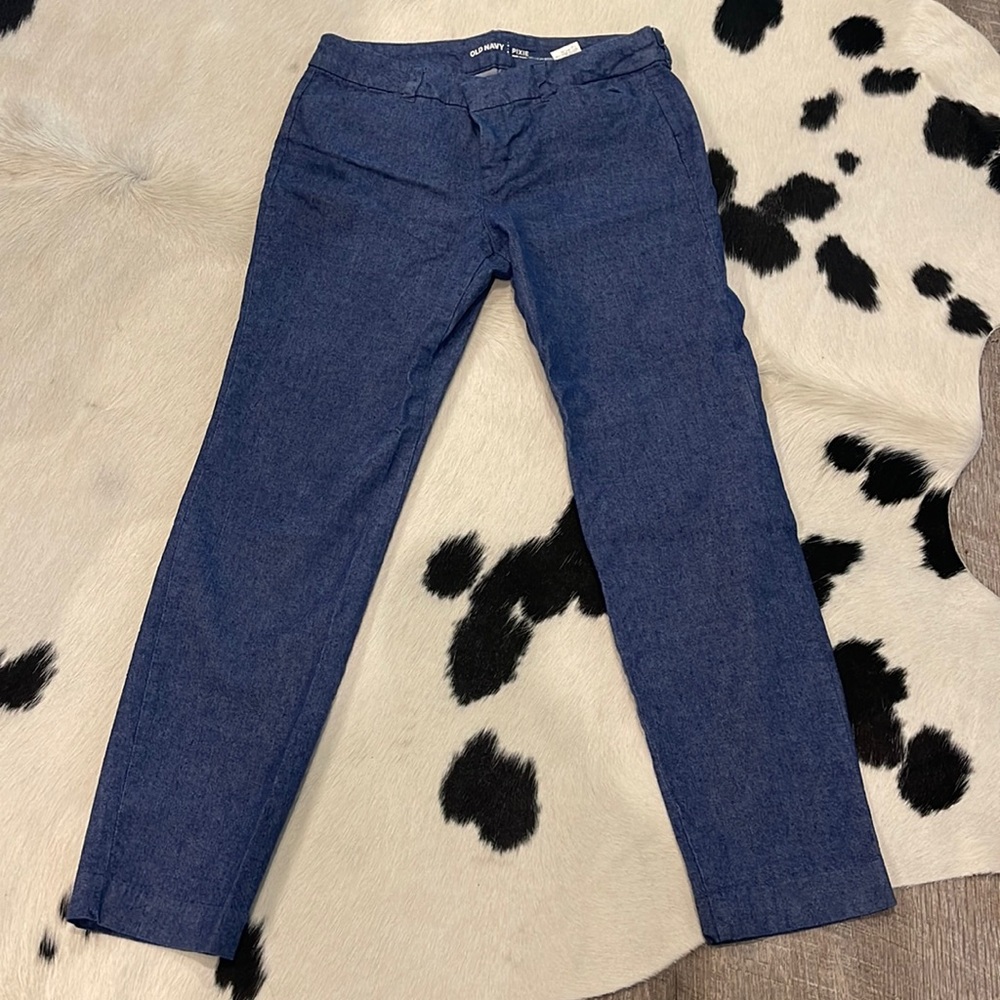 Chambray dress pants: size 6, mid-rise
